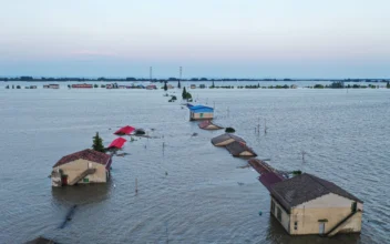 Severe Flooding Hits Central China Amid Censorship