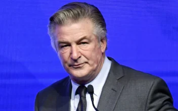 Alec Baldwin’s Manslaughter Trial Proceeds With Jury Selection