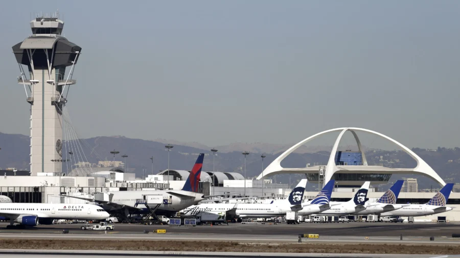 United Airlines Plane Loses Wheel During Takeoff in LA, Lands Safely in Denver