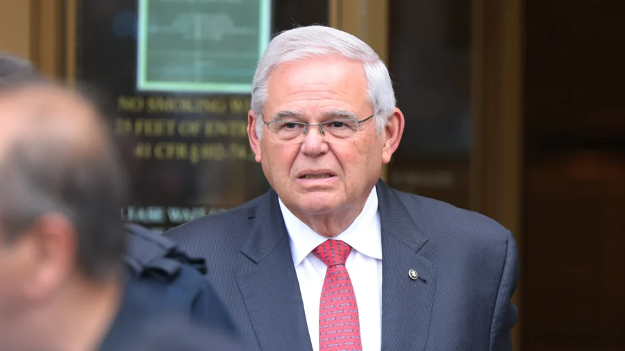 Closing Arguments Resume in Menendez Bribery Trial