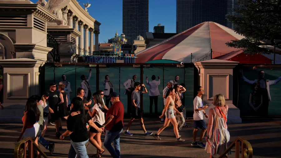 Las Vegas Eyes Record of 5th Consecutive Day Over 115 Degrees as Heat Wave Continues to Scorch US