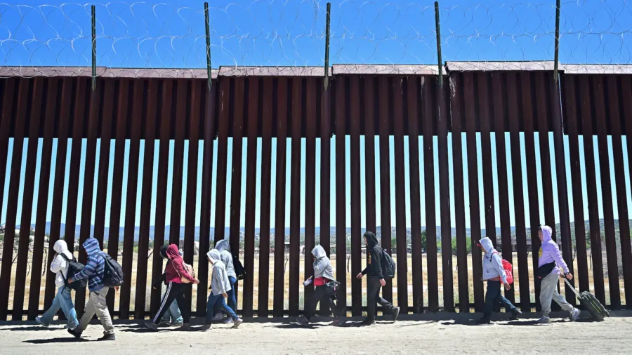 DHS Puts Migrant Parole Program on Hold Amid Alleged Fraud in Application Process