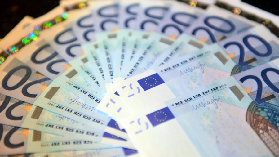 France Faces Credit Rating Concerns Amid Election Outcome, National Debt Growth