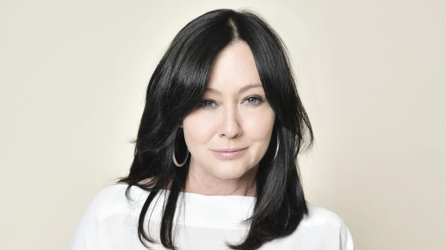 Shannen Doherty, Star of ‘Beverly Hills 90210’ Dead at 53 From Breast Cancer