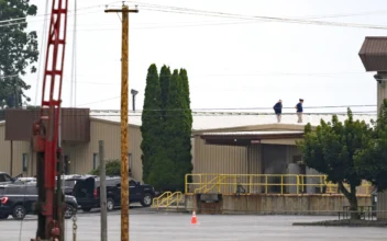 ‘Unconscionable’ Secret Service Failure in Not Covering Shooter’s Rooftop: Retired FBI Agent