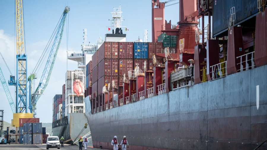Intercontinental Container Shipping Costs Nearing $10,000 Per Load, Pushing Inflation: Maritime Expert