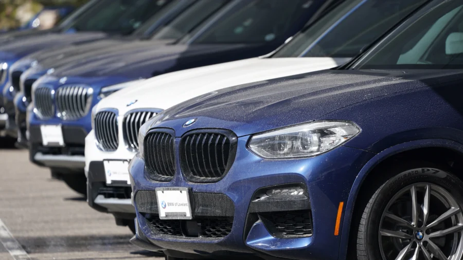 BMW Recalls Over 291,000 SUVs Because Interior Cargo Rails Can Detach in Crash, Raising Injury Risk