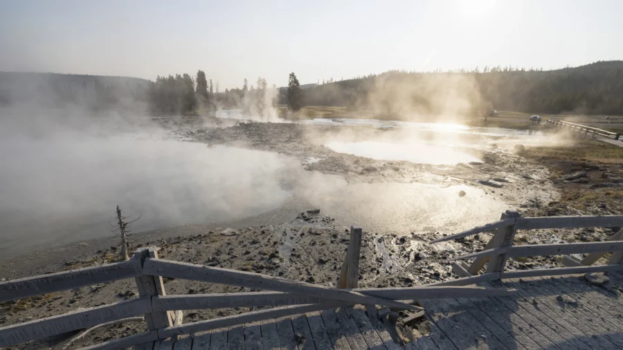 Biscuit Basin at Yellowstone Park to Remain Closed for the Summer After Hydrothermal Explosion