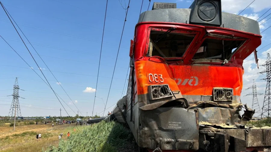 At Least 140 People Hurt as Russian Train Smashes Into Truck