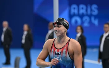 Ledecky Makes History With 4th Straight 800-Meter Freestyle Gold