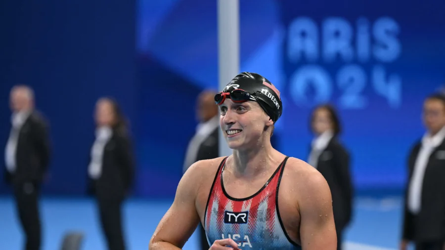 Ledecky Makes History With 4th Straight 800-Meter Freestyle Gold