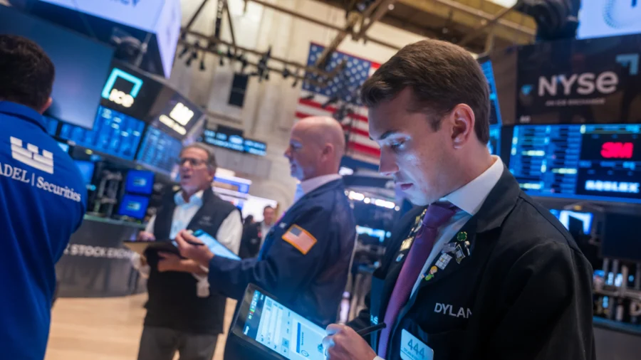 Stock-Market Selloff Largely Profit Driven, No Early Indicator of Major Recession Coming: Financial Analyst