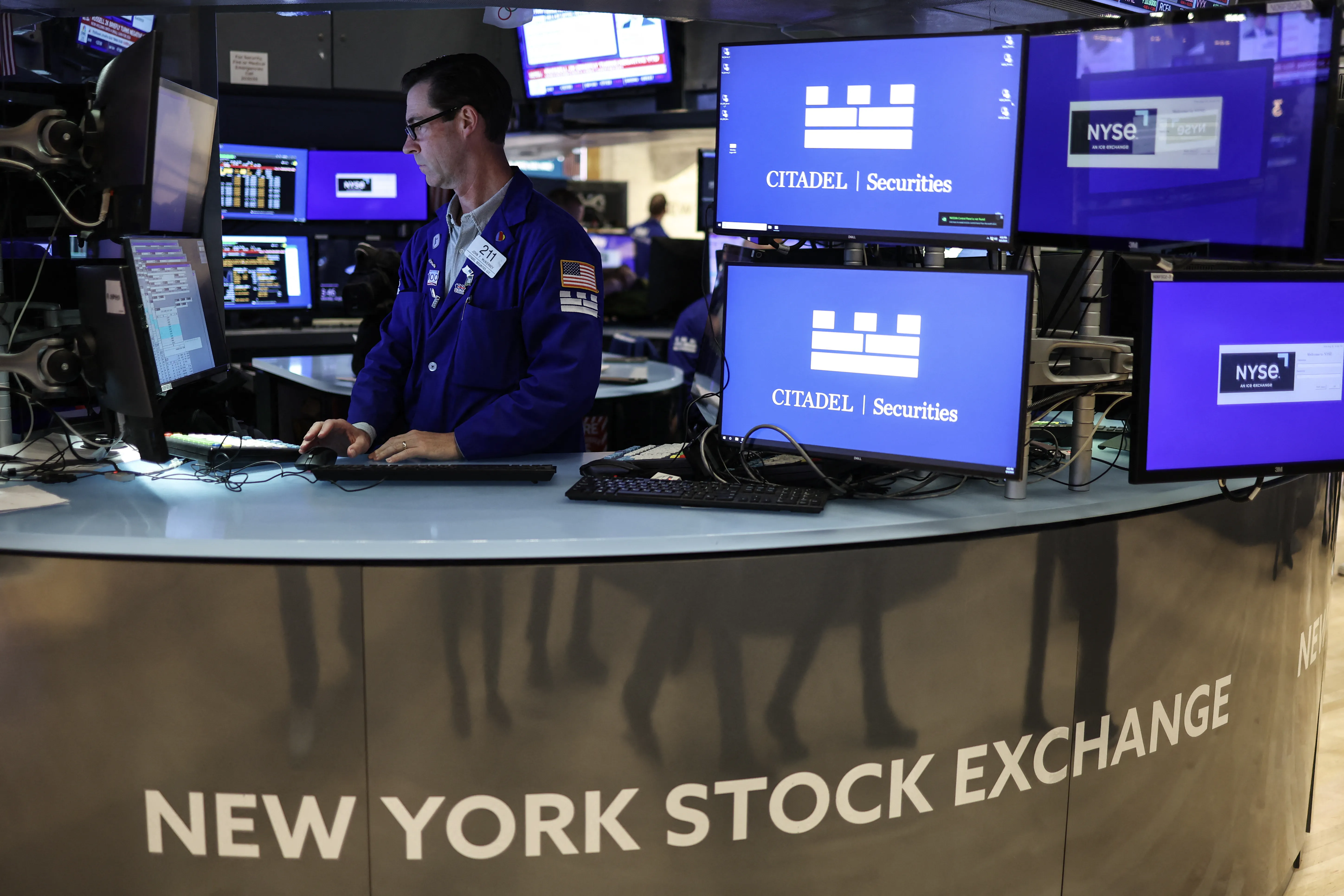 ‘Atrocious’ Jobs Report Contributed Significantly to Stock Market Plunge: Economist