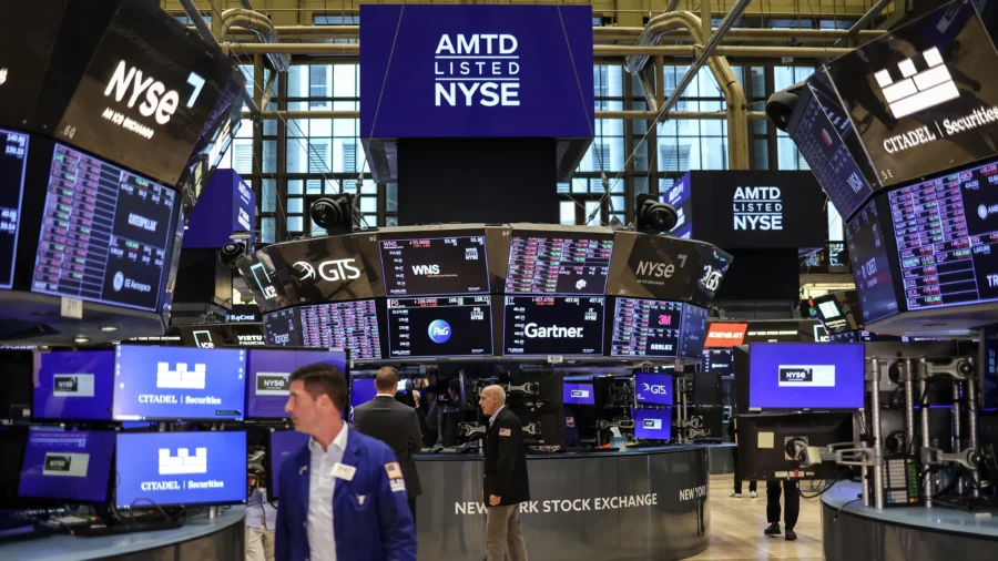 Major Indexes Close Sharply Lower Amid US Recession Fears