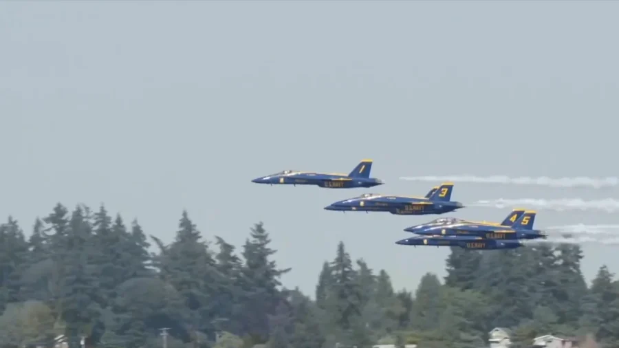 Air Show Soars Over Lake Washington