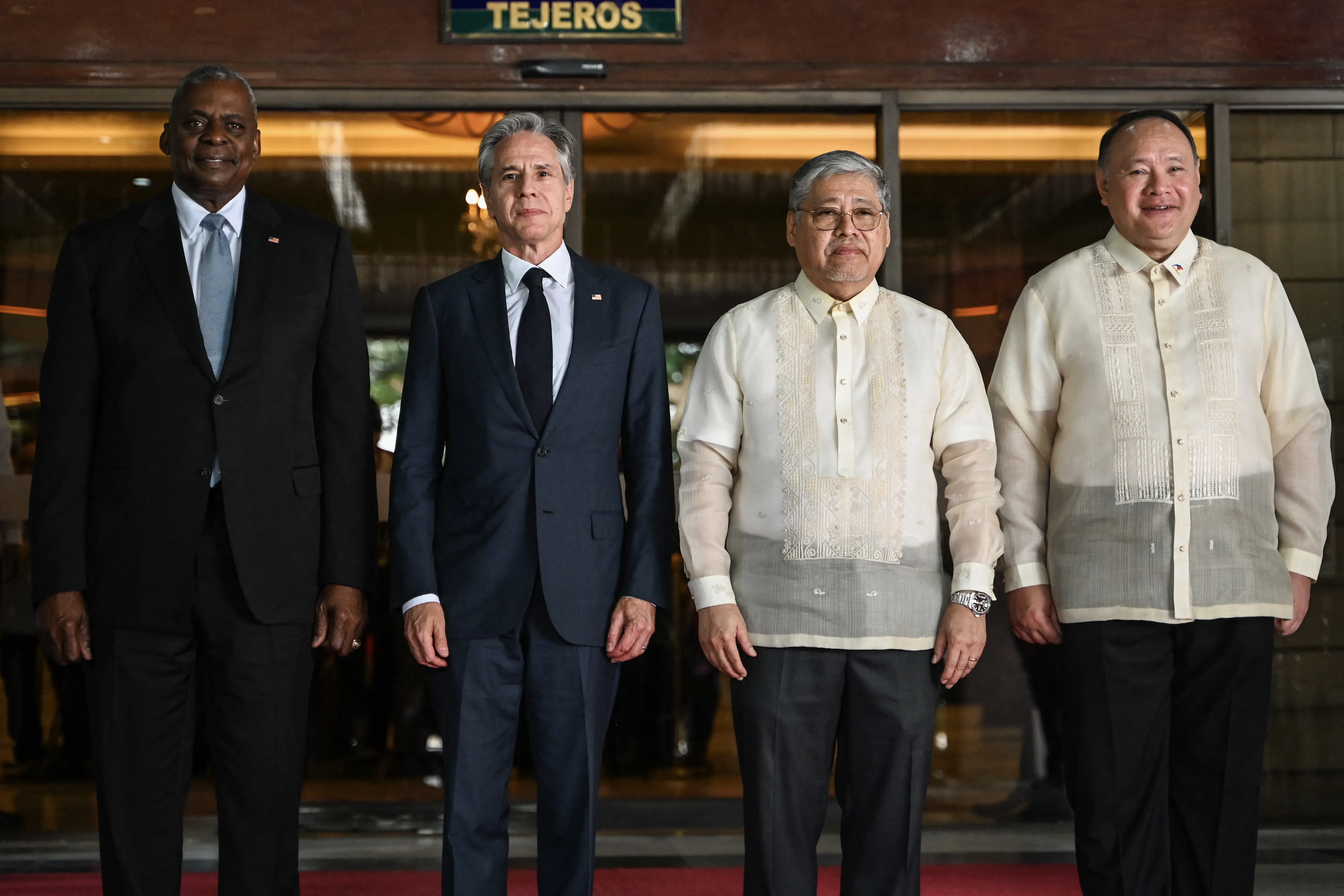 US and Allies Should Work as a Team to Deter China in South China Sea: International Military Strategist