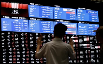 Global Stocks Drop and Yen Rises as Volatility Reigns