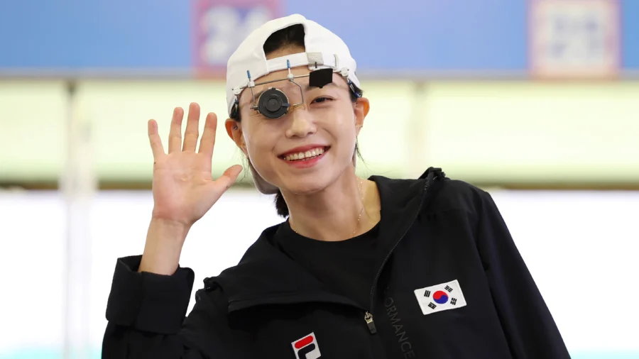 South Korea Pistol Shooter Kim Ye-Ji Collapses at Press Conference