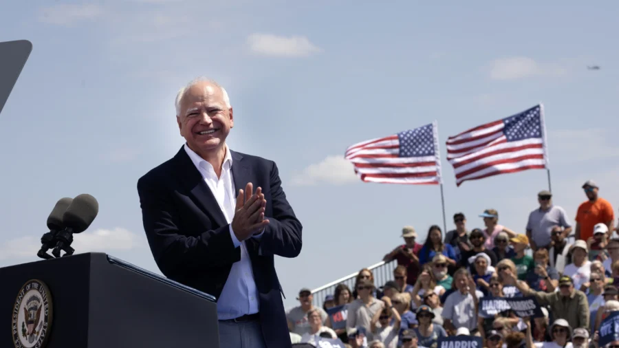 Walz Stopping Mid-Speech to Check on Distressed Rallygoer Shows He’s 'a People Person': Democratic Strategist