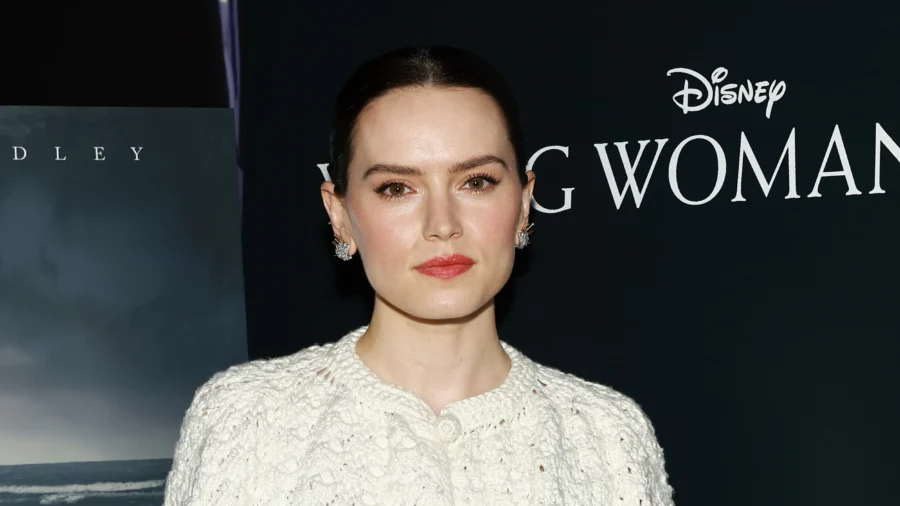 ‘Star Wars’ Actress Daisy Ridley Reveals Graves’ Disease Diagnosis