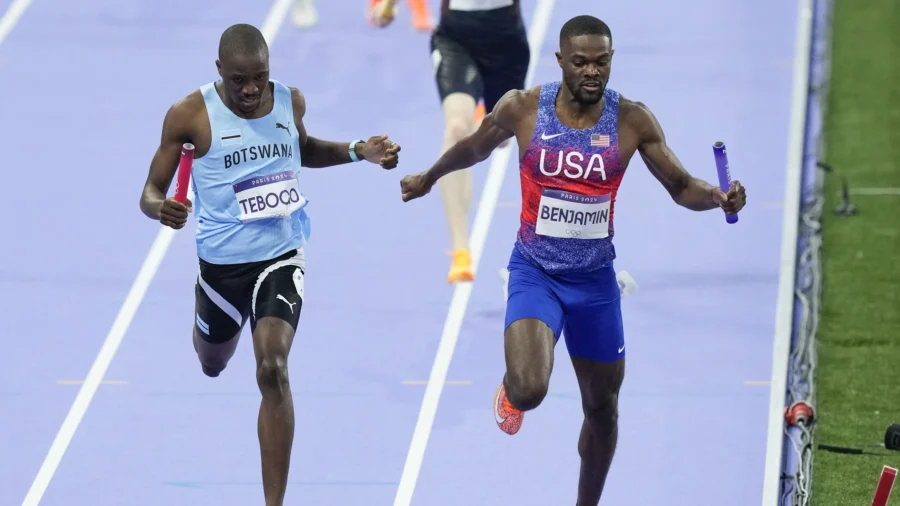 Benjamin of US Holds Off Tebogo of Botswana to Win Men’s 4×400 Relay at