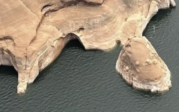 Large Geological Feature Known as &#8216;Double Arch&#8217; and &#8216;Toilet Bowl&#8217; Collapses in Utah