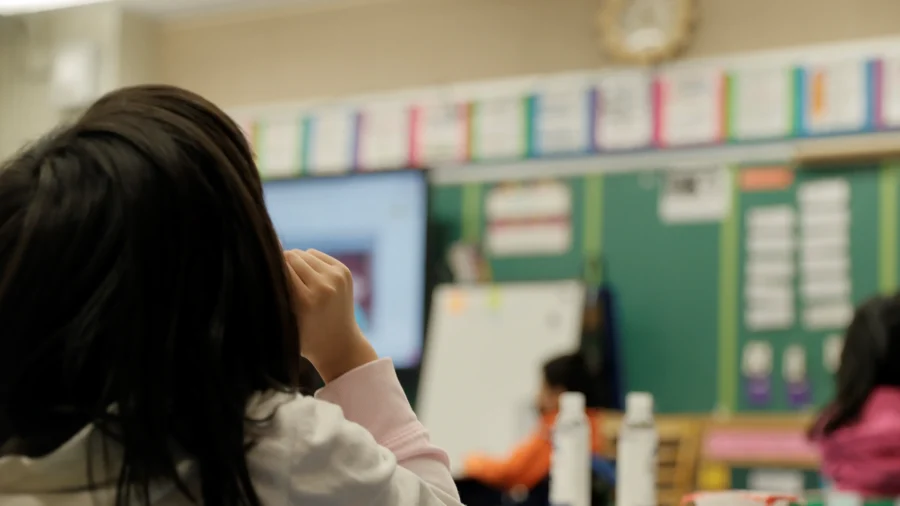 Signs of and Solutions for Children's Back to School Anxiety