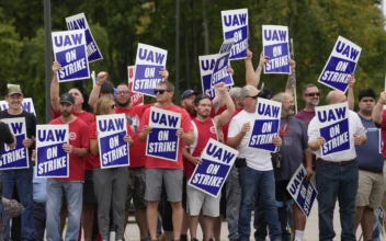 UAW Files Labor Charges Against Trump, Musk After Monday Interview