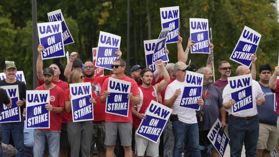 UAW Files Labor Charges Against Trump, Musk After Monday Interview