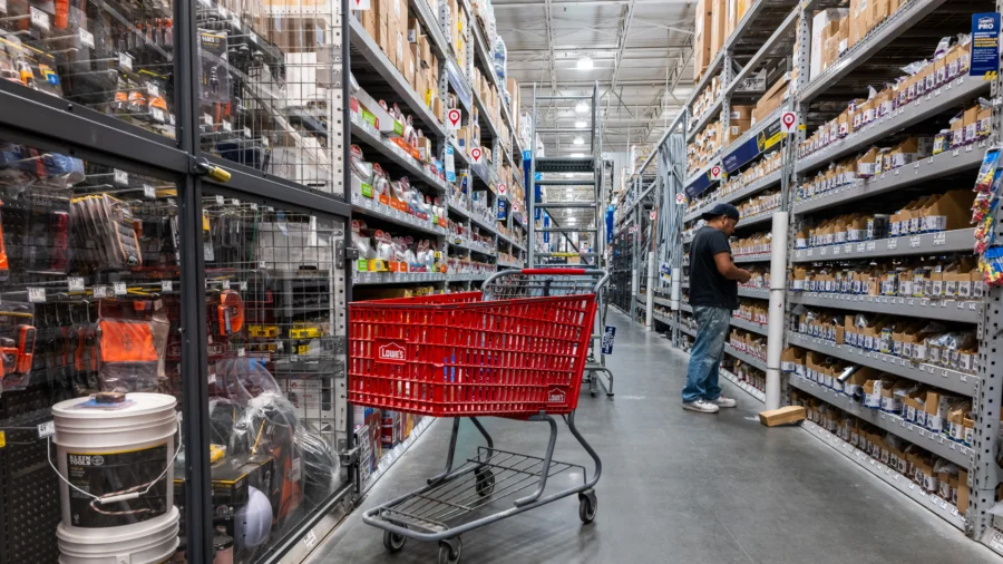 Inflation's Cumulative Impact on the Consumer 'Still Very Great': Financial Analyst