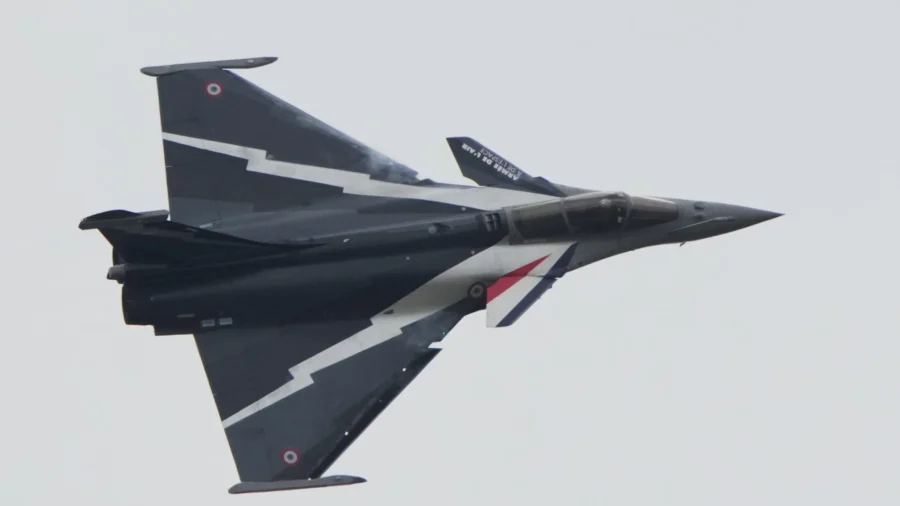 French Fighter Jet Pilots Killed in Mid-Air Collision