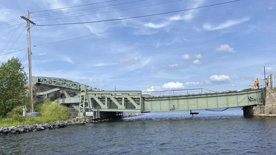 Rail Bridge Collapses Near US–Canada Border