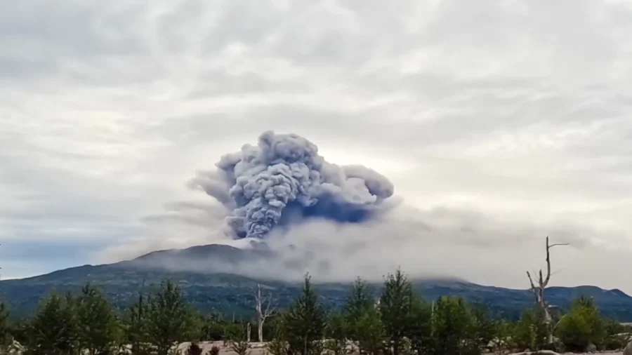 Volcano Erupts After Powerful Earthquake in Russia’s Far East