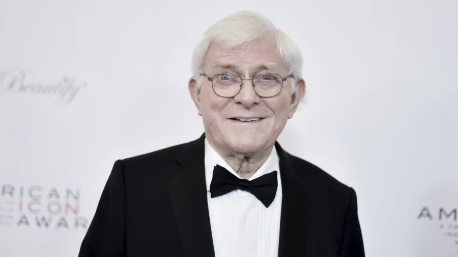 Television Host Phil Donahue Dies at 88