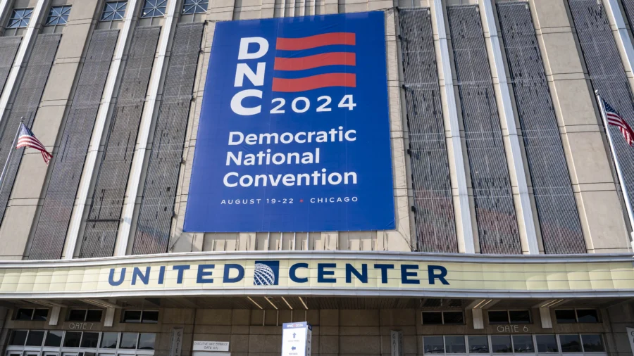 Delegates Arrive at the United Center for Day 2 of DNC