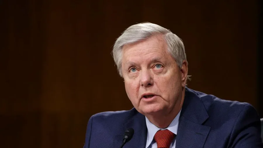 Sen. Graham Urges Trump to Focus on Policy in Bid to Win 2024 Election