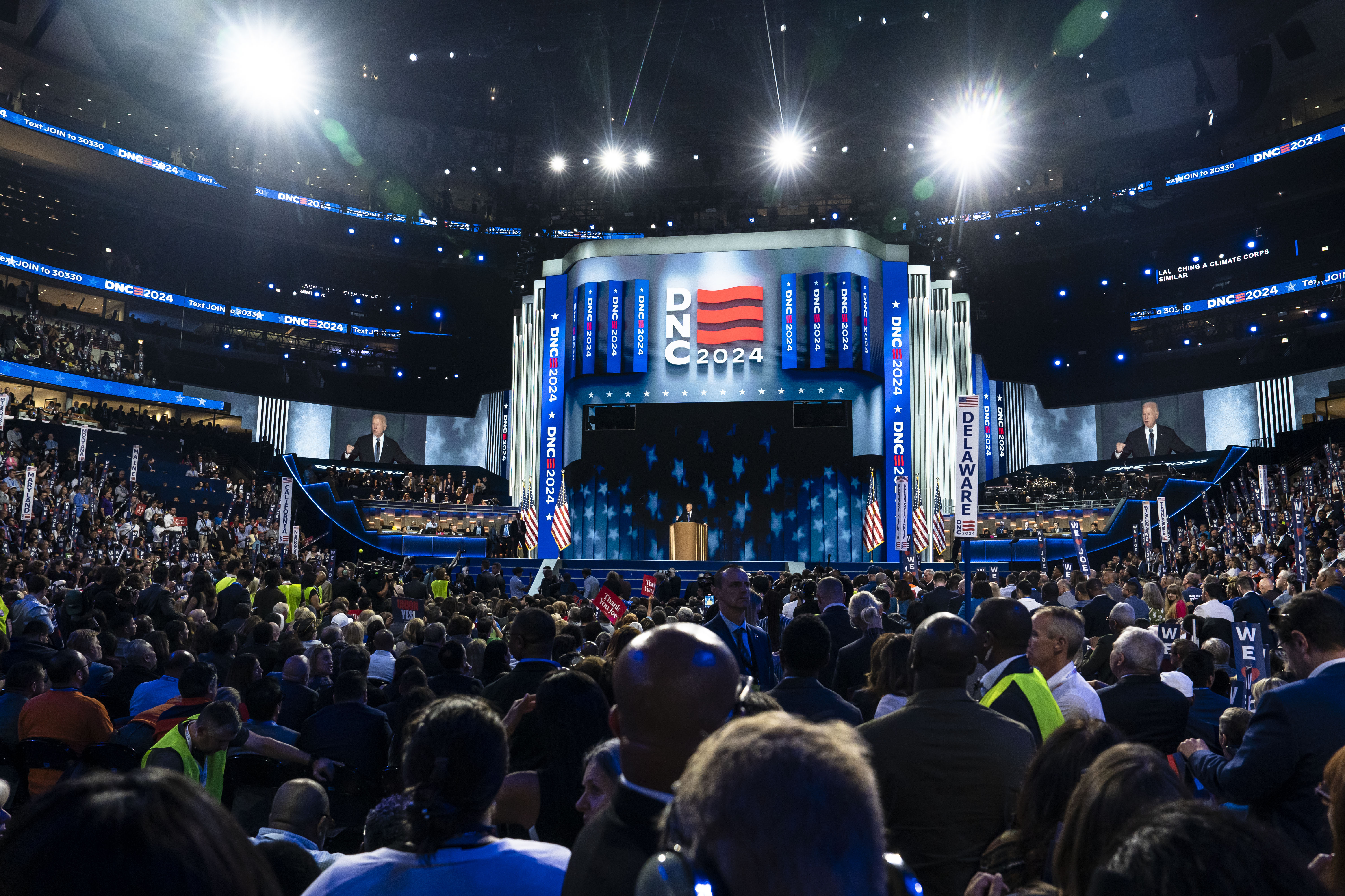 LIVE NOW View of the United Center on Third Day of DNC NTD