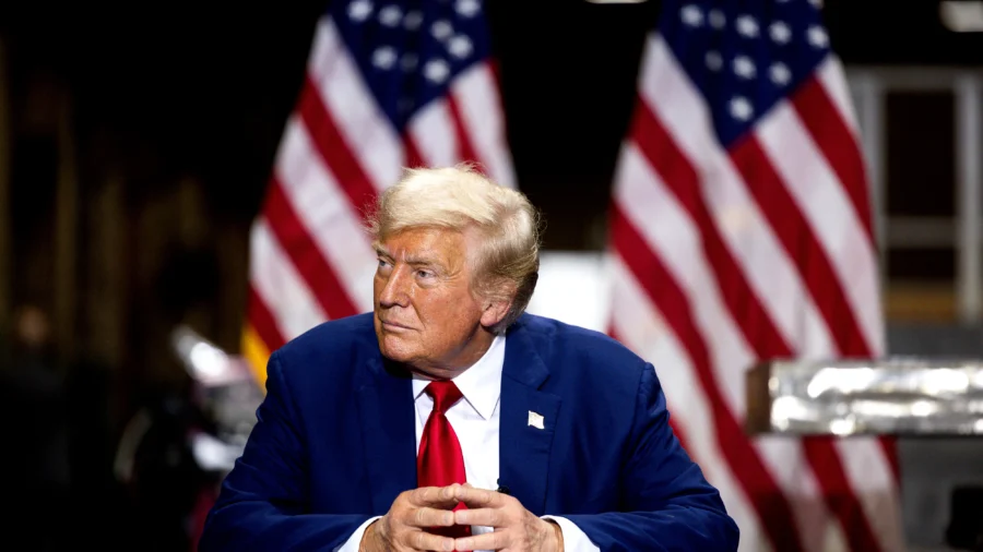 Trump Campaigns in Battleground States as Democrats Hold Convention