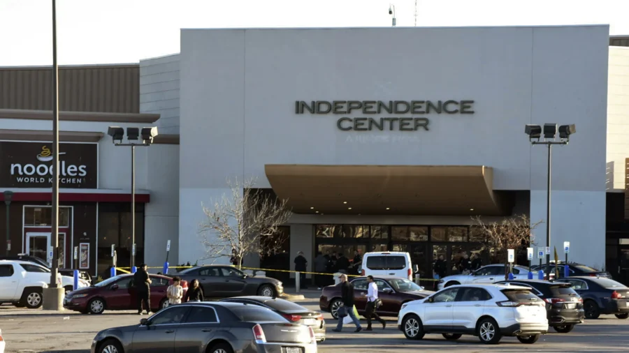 Charges Dropped Against Man Accused of Fatally Shooting Pregnant Woman at Missouri Mall