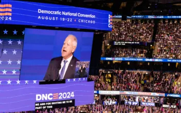 Tim Walz, Bill Clinton Headline Day 3 of DNC