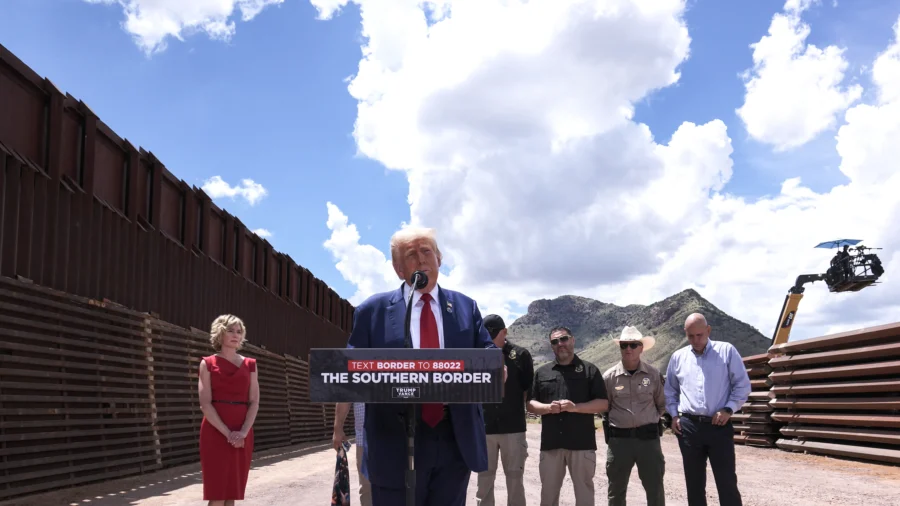 Trump Campaigns at Southern Border: 'Make America Safe Again'