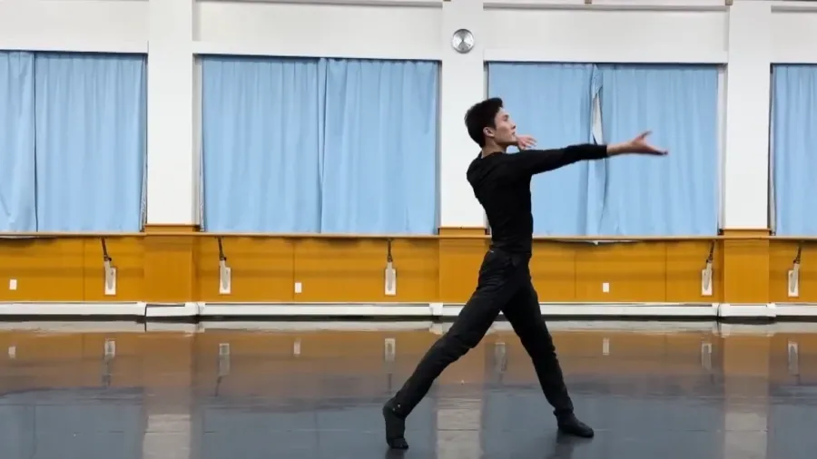 Shen Yun Dancer: Fleeing Beijing’s Persecution, Pursuing Performing Arts in the US