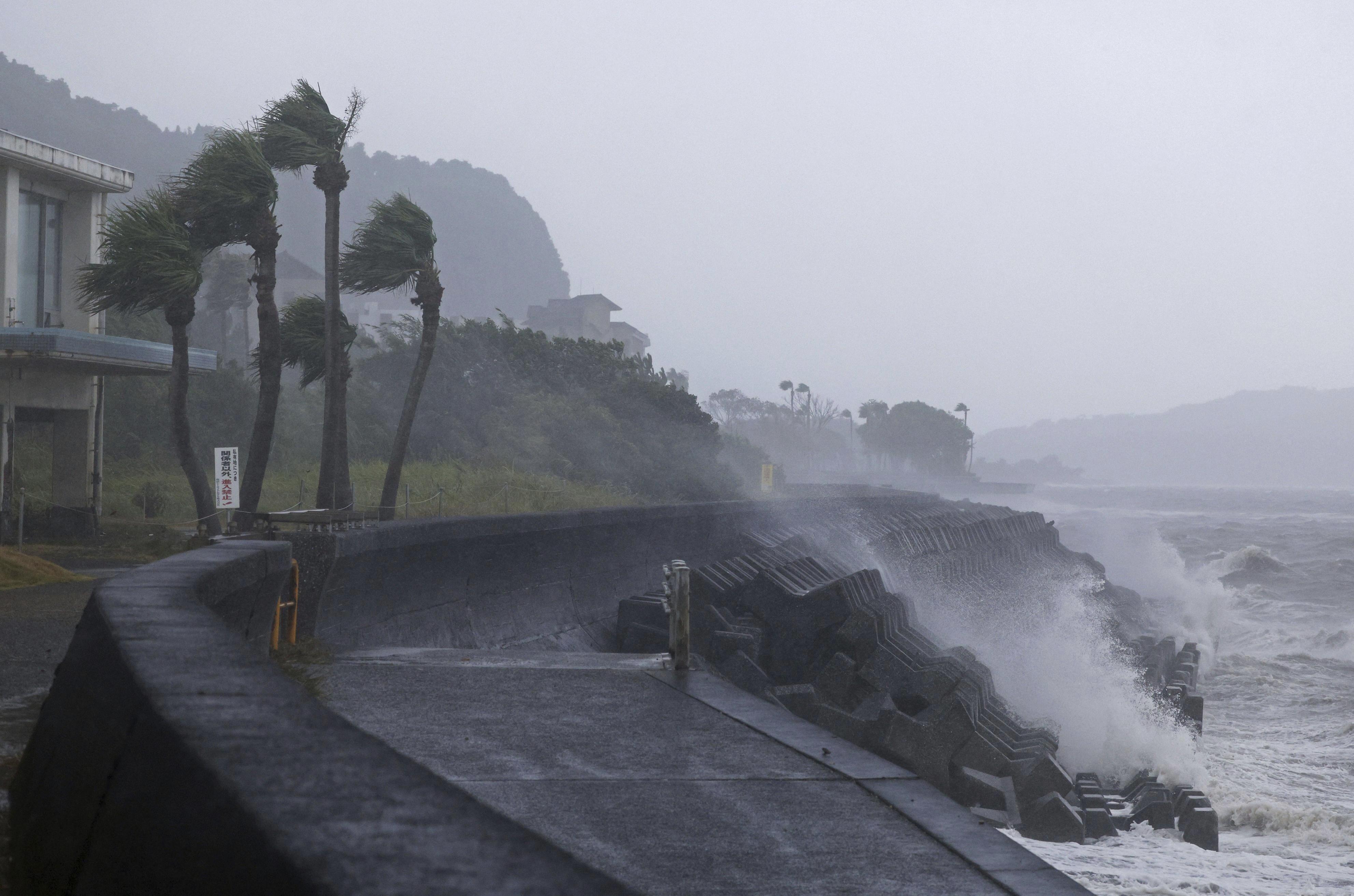 Typhoon Lashes Japan With Torrential Rain and Strong Winds on Slow