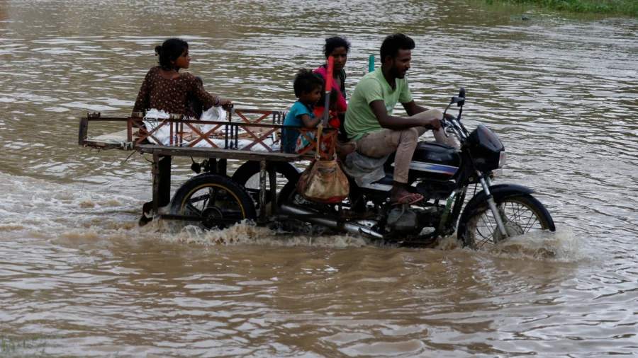 Thousands Evacuated as Cyclone Builds Off India and Pakistan’s Coast