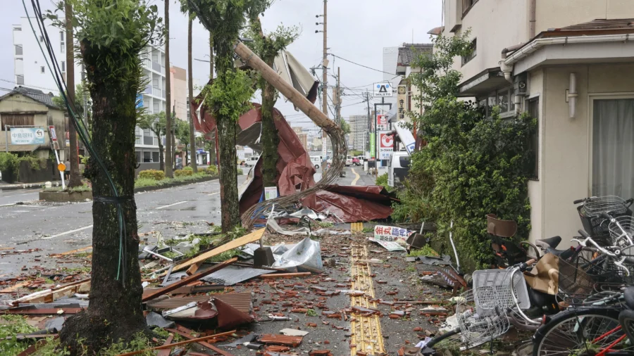 Typhoon Shanshan Drenches Japan, Prompting Landslide and Flood Alerts