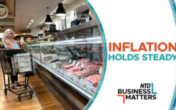 Fed’s Favorite Inflation Gauge Holds Steady | Business Matters (Aug. 30)