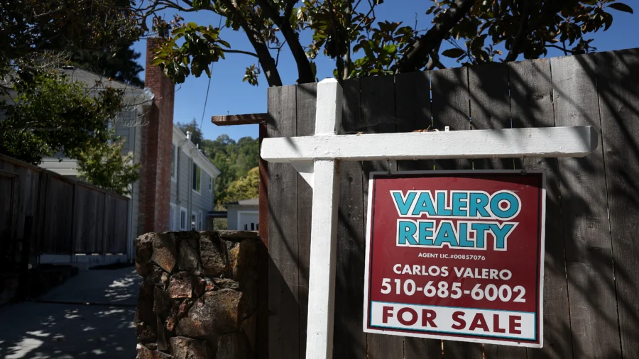 US Pending Home Sales Index Hits Lowest Level Ever