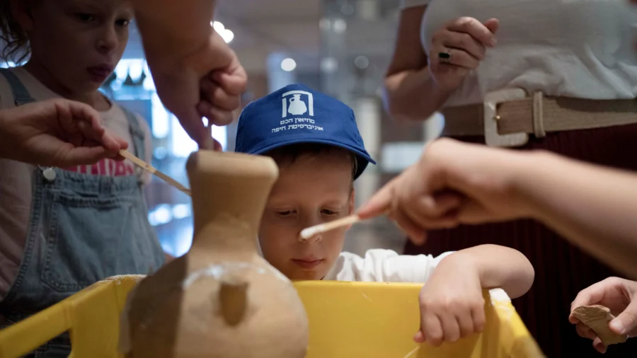 Israeli Boy Who Broke Ancient Jar Learns How Museum Is Piecing It Back Together