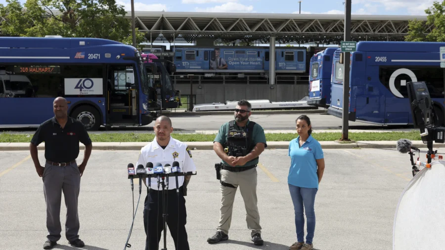 Police Say 4 People Fatally Shot on Chicago-Area Subway Train