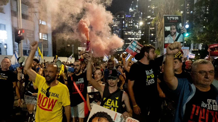 Israeli Police Clash With Protesters Seeking Hostage Deal